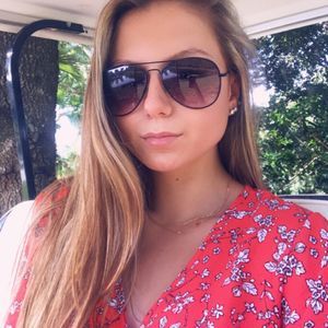 Meet your Posher, Bailey